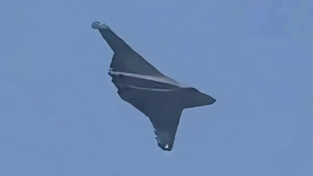 中方下一代空空导弹畅想:变推力,射程翻倍,可装入歼20弹舱