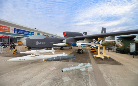 “空中航母”！九天蜂群母舰首飞在即，1000架无人机颠覆空战规则