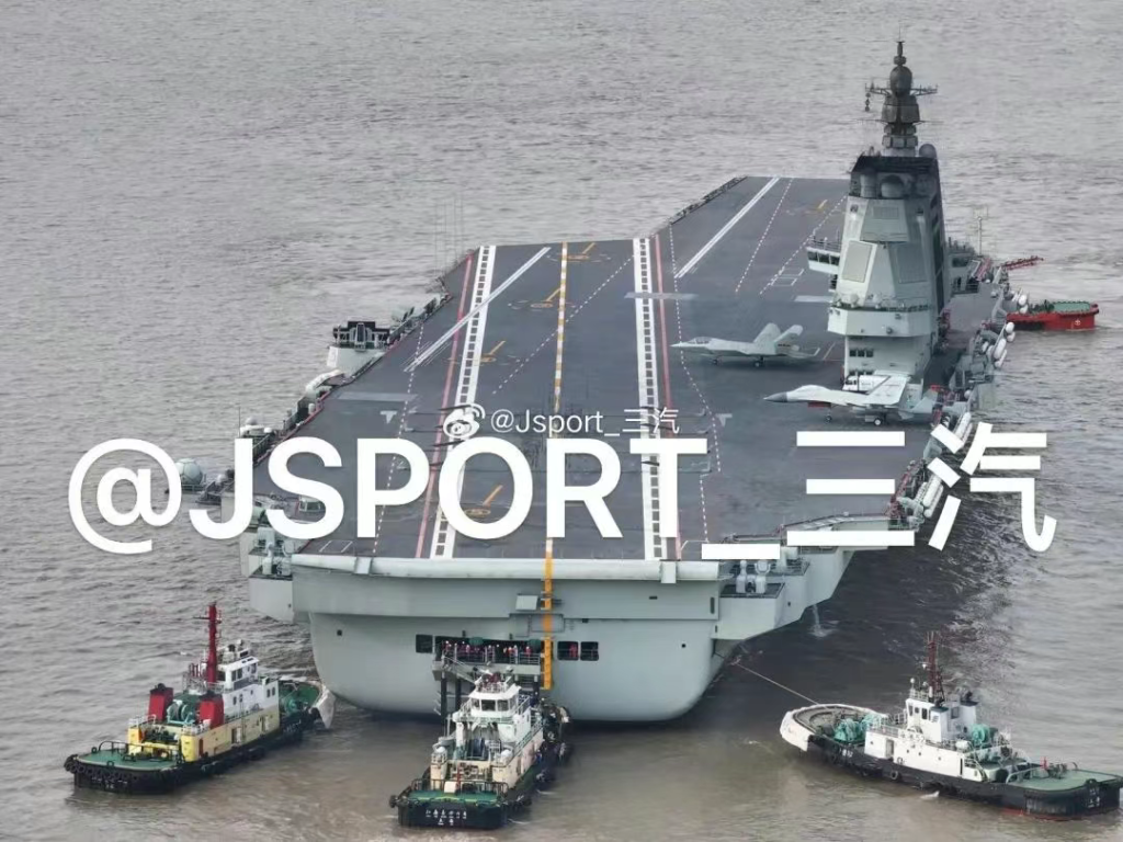 弹射版歼15D电子战机曝光,舰载机全部亮相完毕!第8次海试持续仅6天?暗示福建舰海试即将全部结束