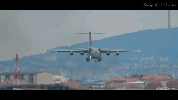 霸气!把运-20开成战斗机,“阿富汗式降落”,你值得乘坐体验