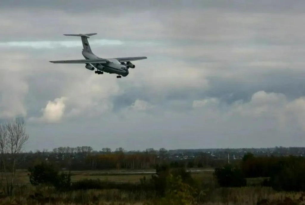 霸气!把运-20开成战斗机,“阿富汗式降落”,你值得乘坐体验