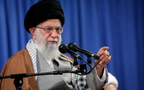 熊猫的进攻：中东生变，波斯或已下跪，抵抗之狐又一小弟被卖！