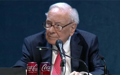 股神巴菲特宣布退休，接班人阿贝尔是什么来头？