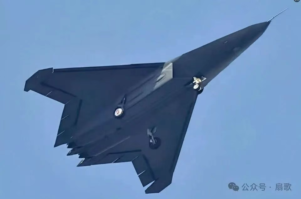 未来海空战的顶级装备:说一下歼 - 50隐身舰载机与福建舰的适配性