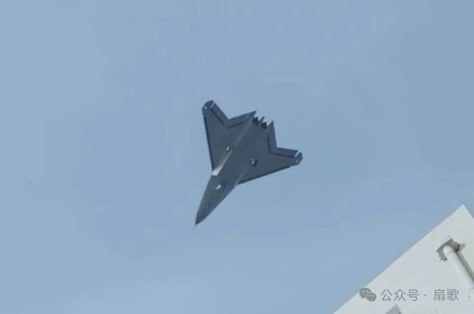未来海空战的顶级装备:说一下歼 - 50隐身舰载机与福建舰的适配性