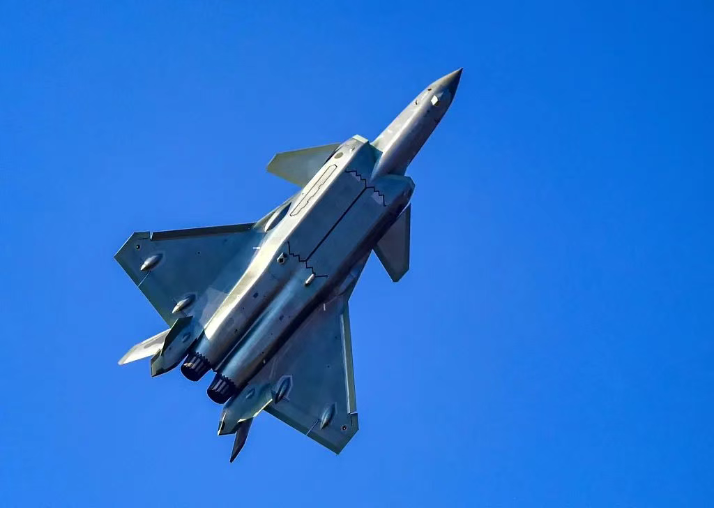 爱“蹭”解放军战机热度的岛内绿营 这几天沉默了