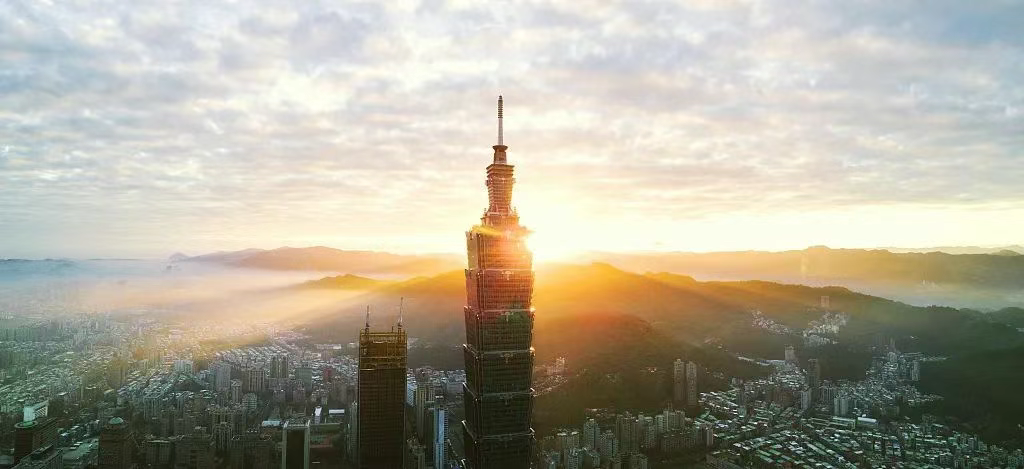 爱“蹭”解放军战机热度的岛内绿营 这几天沉默了