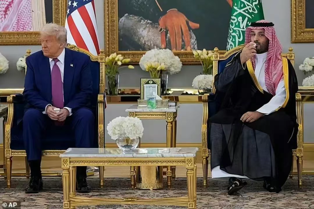 沙特给足特朗普面子:千亿美元军火大单!