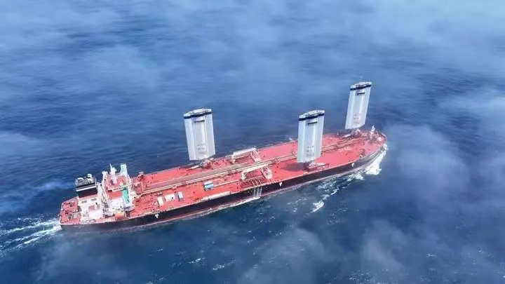 我国造出世界最大帆船，风帆面积比篮球场还大，一次可运80万桶油