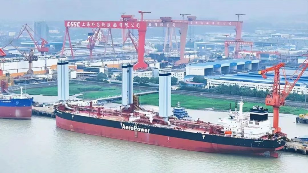 我国造出世界最大帆船，风帆面积比篮球场还大，一次可运80万桶油