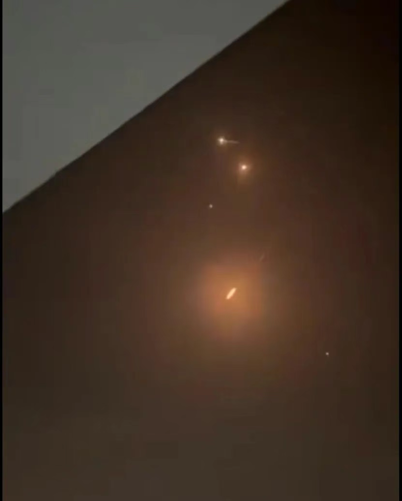 伊朗与以色列展开对攻战,打击目标已经转向民用关键设施