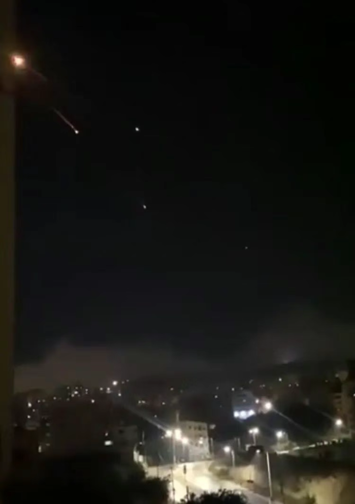 伊朗与以色列展开对攻战,打击目标已经转向民用关键设施