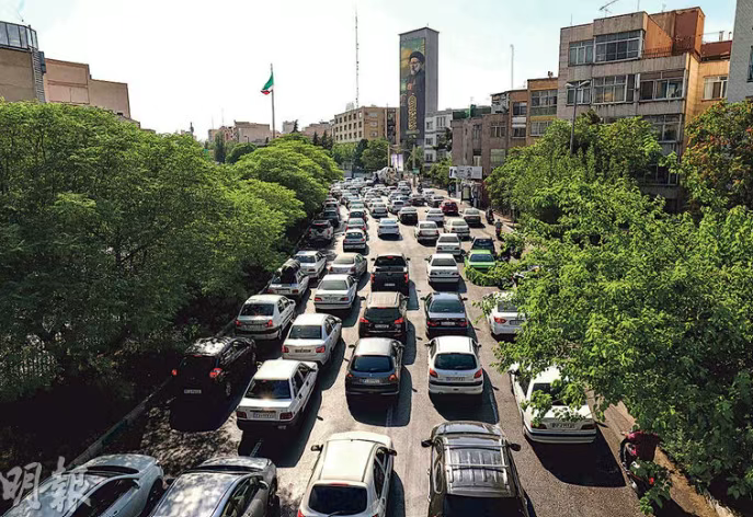 德黑兰上空的鹰