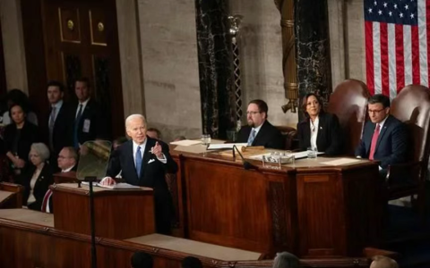 251亿美元，买了个爹！