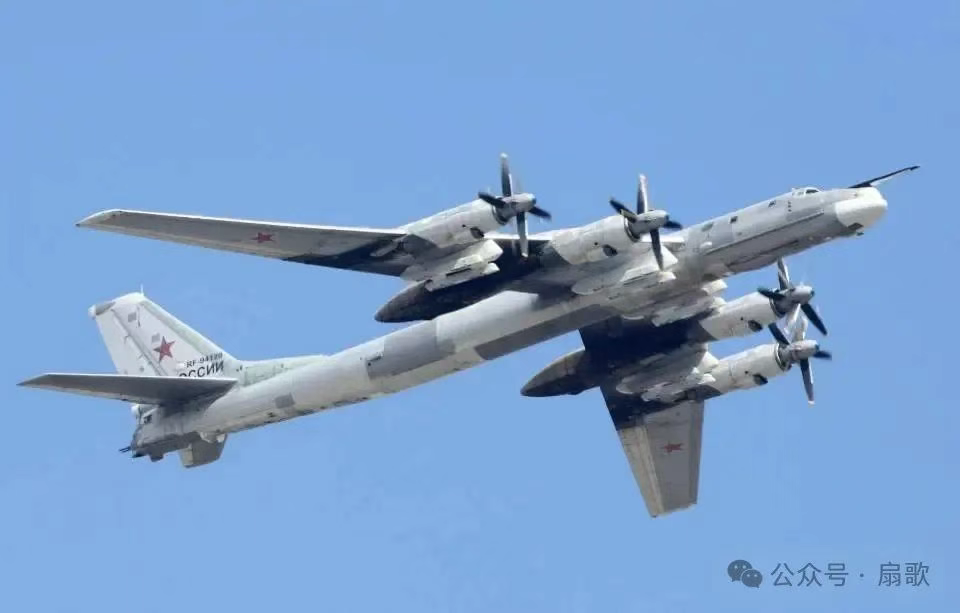 号外：俄罗斯4个基地受到无人机攻击，估计损失图95轰炸机3架以上！