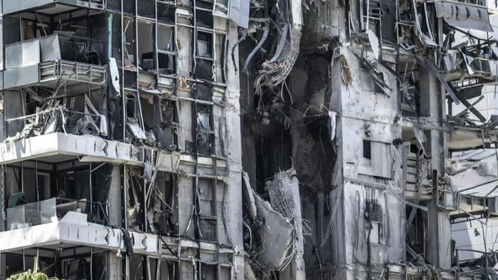 以色列首都CBD被炸了,为什么拦不住伊朗导弹了?