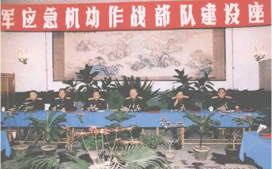 看不懂的122自行榴弹炮