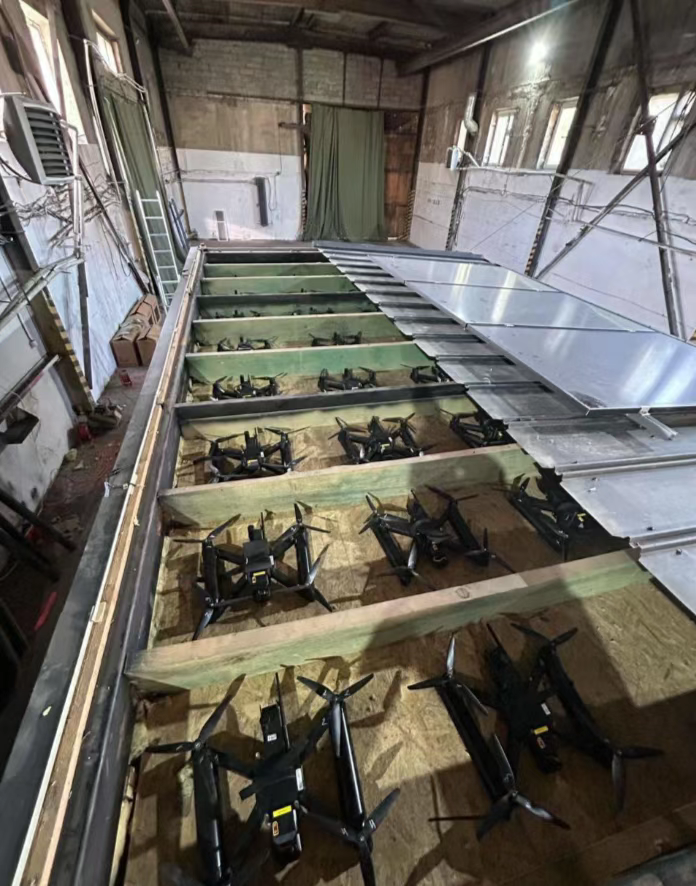 祖传的飞机被炸了,乌航空母车空袭六千公里外的俄战略轰炸机