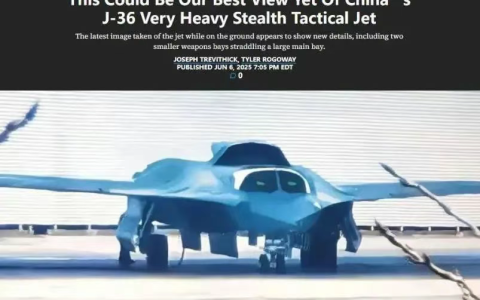 网传东大第六代战斗机 “歼 – 36”正面新照片曝光