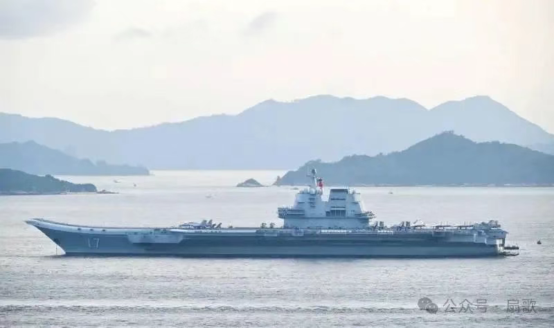 外媒预测2025年海军正式服役的主力舰艇总吨位超过25万吨,总吨位接近300万吨!