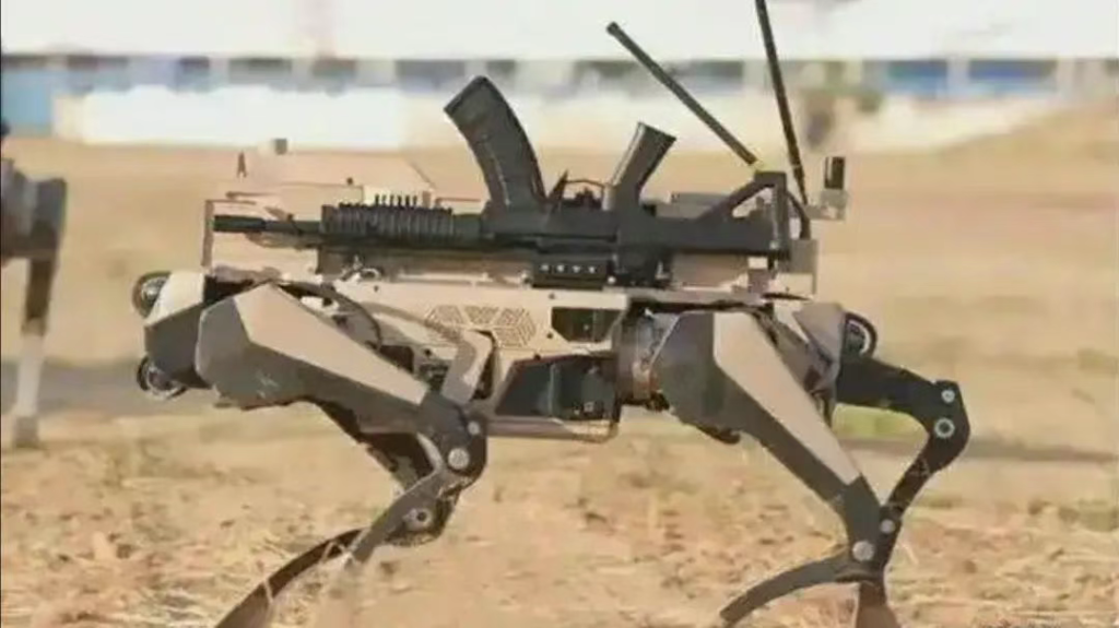 震撼!解放军“机器狼群”亮相,三三制跃进冲锋,步兵作战零伤亡