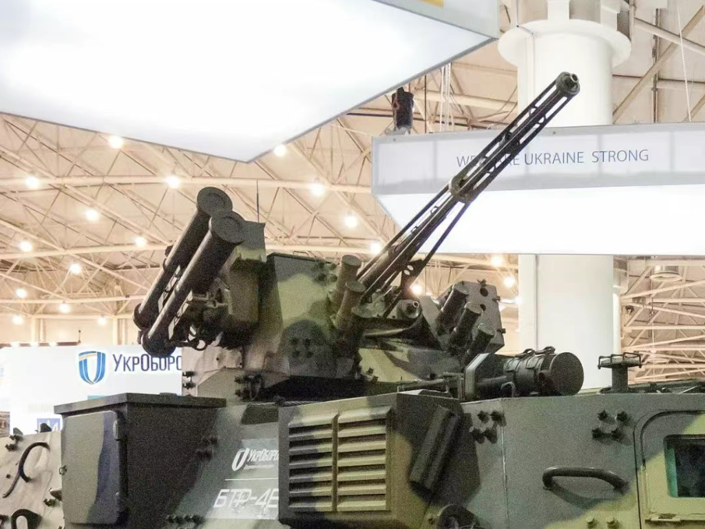 朱时茂,你这个浓眉大眼的家伙也叛变革命了!——BTR-4步兵战车