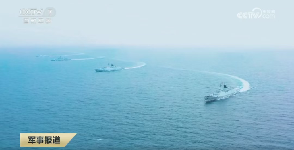 【军闻】“被40艘中国大型军舰围观”!法航母军官称在南海“偶遇”山东舰