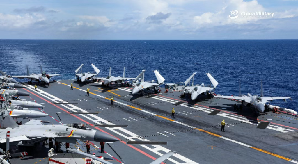 “山东”舰太猛了,服役五年舰载机放飞增十倍,超越美军福特号
