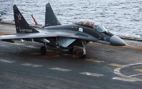 俄罗斯要买歼-35了？俄媒：放弃“库”舰后，可以造轻型航母，从中国采购先进舰载机！