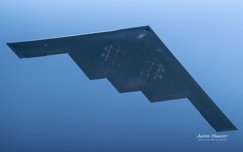 美媒狂言：B-2炸伊朗震慑中国！专家：中国反隐身让它变“裸奔”