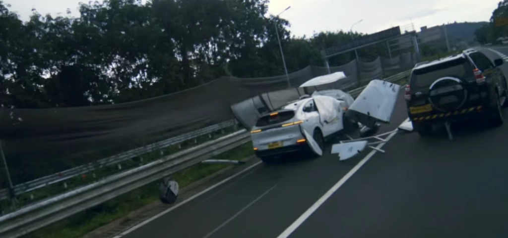 懂车帝给西方递刀子,操盘的【王传君】等一颗爆头的子弹!