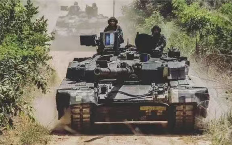 泰柬冲突，地面战变成中美俄乌装备乱斗