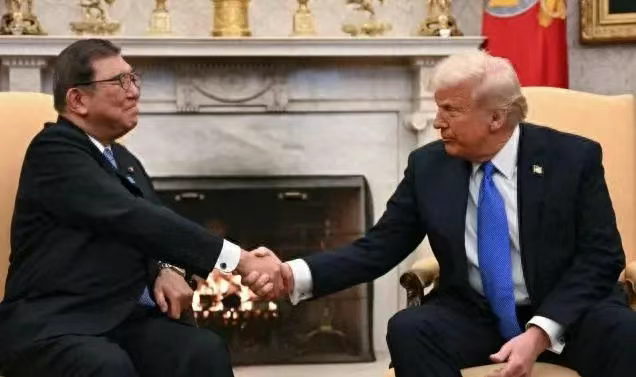 石破茂被“逼宫”后,日本首相结局已定,没了对特朗普说不的底气