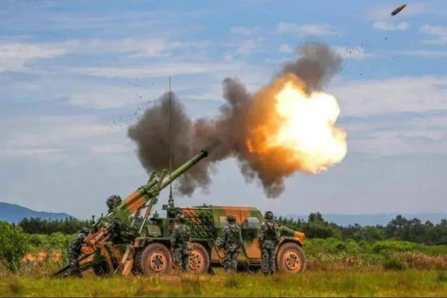 西式105榴弹炮快如机枪,能把对手打懵!为何解放军不屑一顾