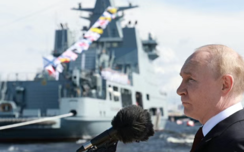 最后一刻取消阅兵，普京的"蓝水梦"碎成渣了？