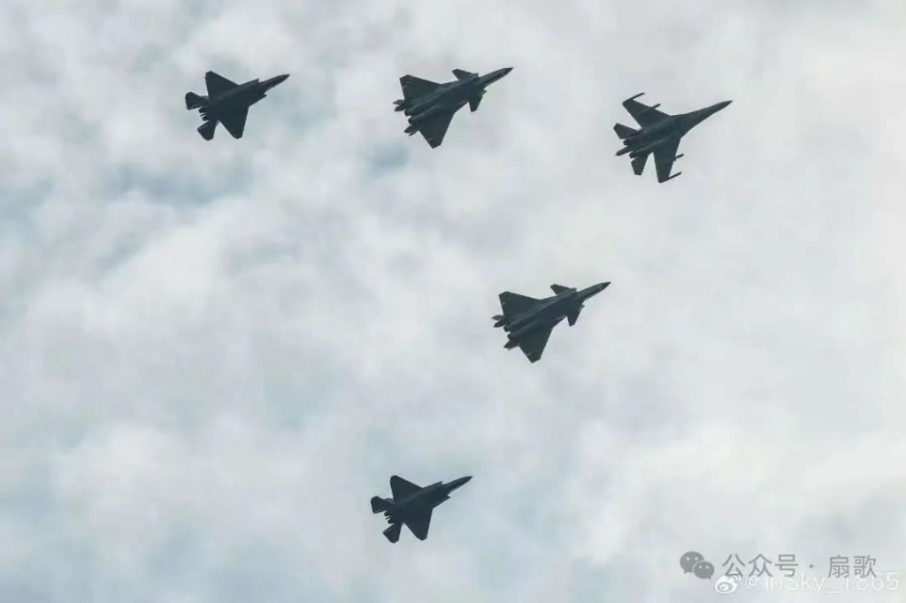 歼20+歼35A+歼16D组合，这个阵让对手很难破！