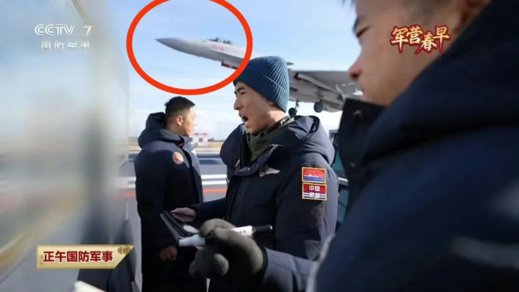 央视公开世界最强舰载机生产线,性能全面碾压美军,量产已超过70架