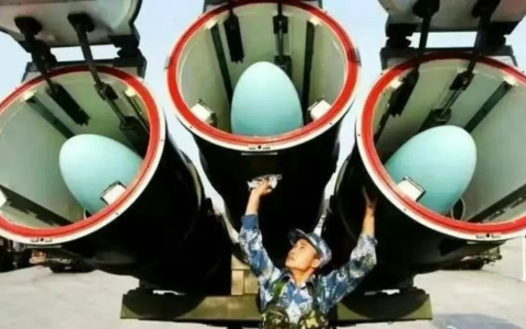 中国最低调的重型导弹，神秘的巨大发射筒，外国人看完当场懵圈