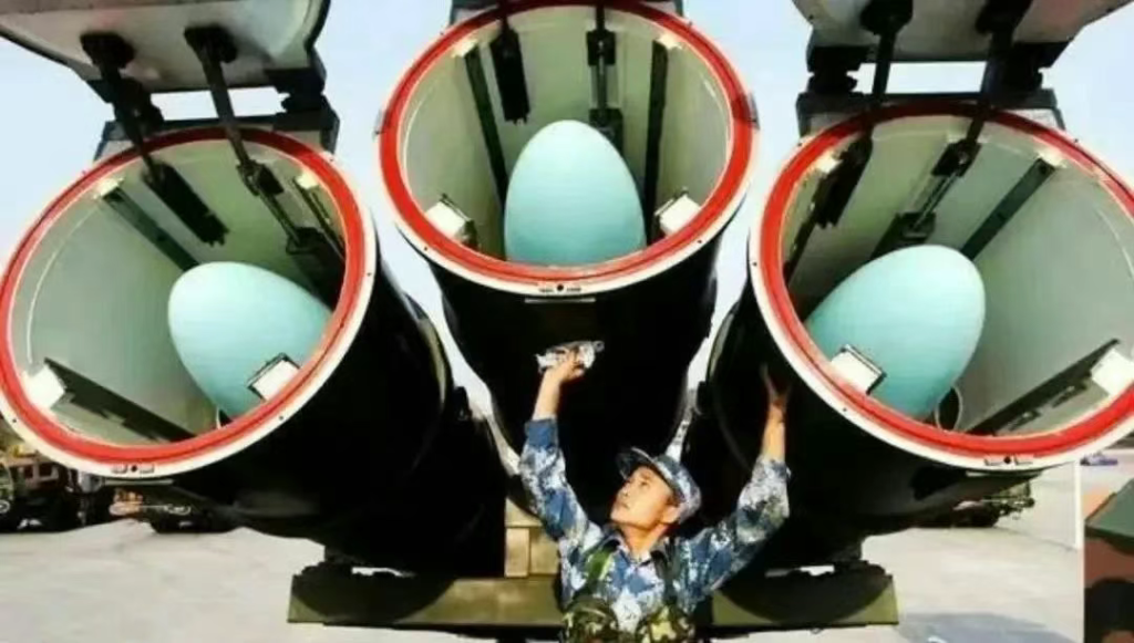 中国最低调的重型导弹,神秘的巨大发射筒,外国人看完当场懵圈