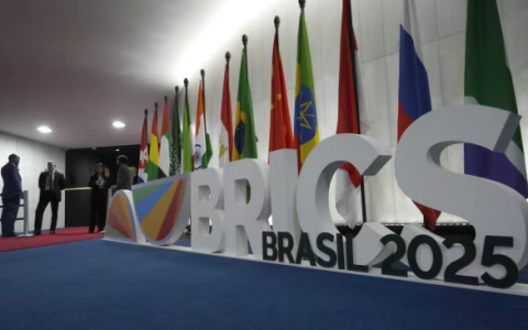 中国必须帮忙：印度已废，特朗普瞄准第二国想突破金砖！