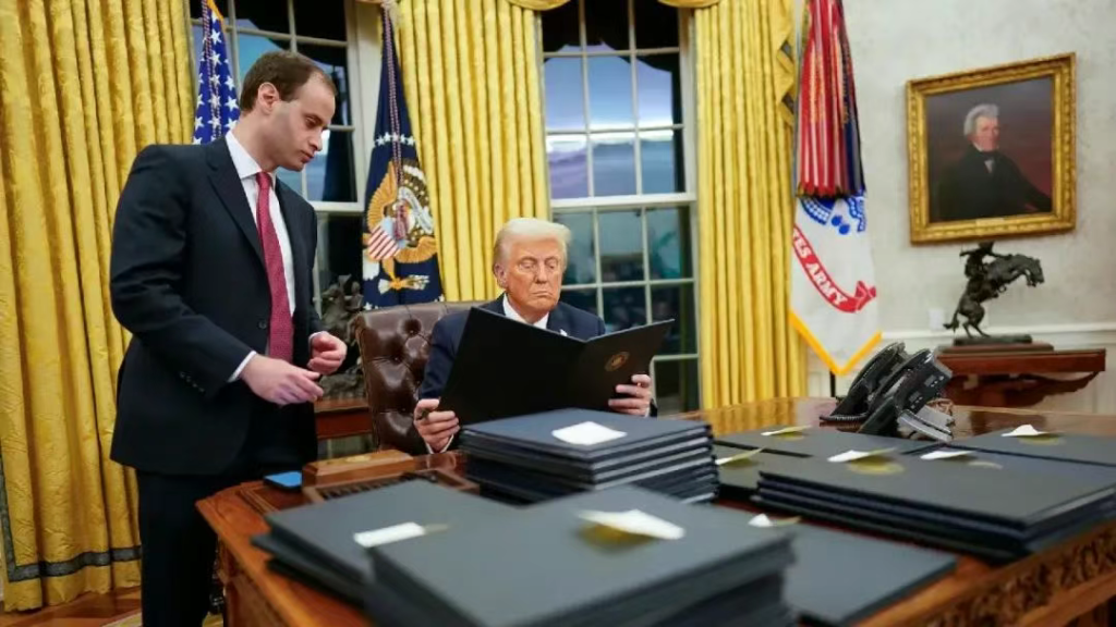 拖到最后一刻才签,懂王承认败给东大