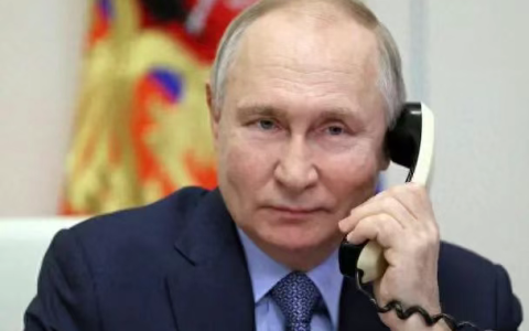 普京决定去美国前，先给北京打了一通电话，给中俄关系做了保证