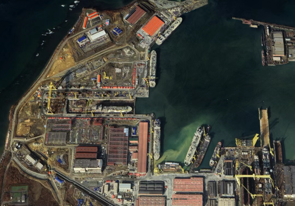 开工6年后,俄首艘改进型22350护卫舰下水,垂发或增至64单元