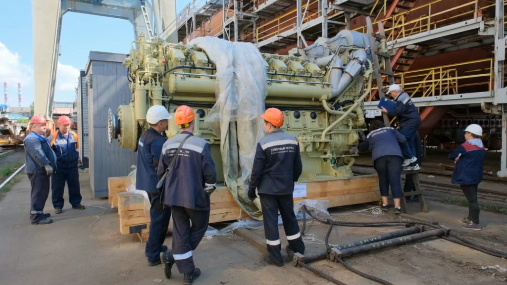 开工6年后,俄首艘改进型22350护卫舰下水,垂发或增至64单元