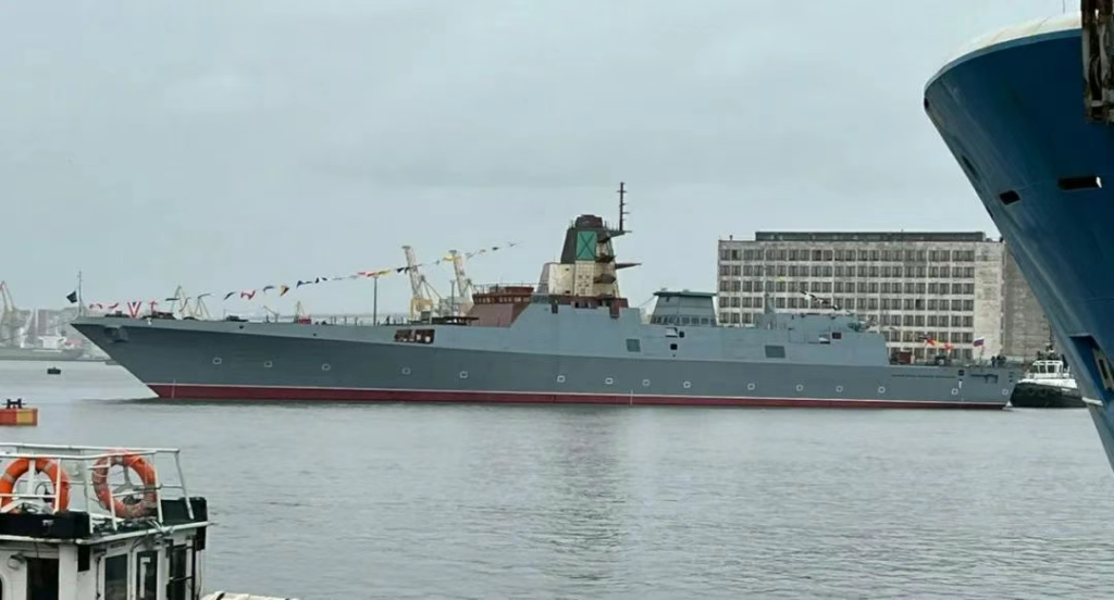 开工6年后,俄首艘改进型22350护卫舰下水,垂发或增至64单元