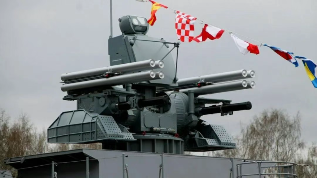 开工6年后,俄首艘改进型22350护卫舰下水,垂发或增至64单元