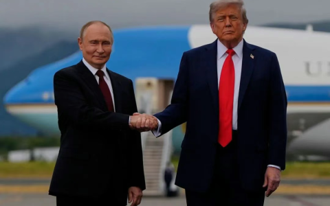 懂王没能留下普京吃饭，接下来轮到东大出招了