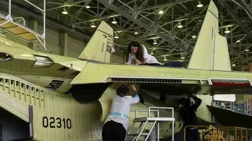 歼-35才是F-35本来该有的样子