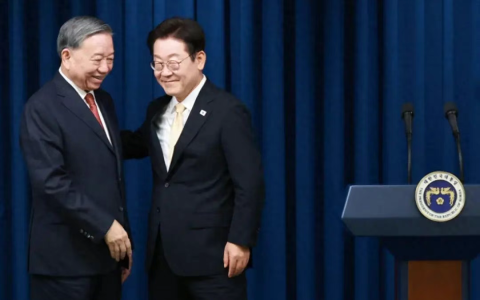 中越刚定下车同轨，只有中国能搞定的南北高铁，越南要拱手让人？