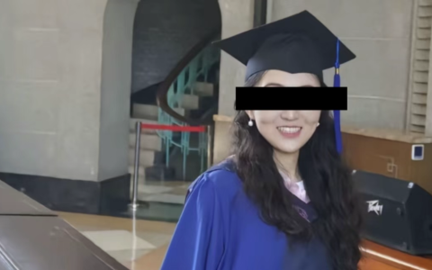 你敢不敢再怂些？！